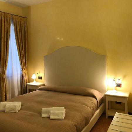 Classic Three Minutes From St Marc'S Square Apartment Венеция Екстериор снимка